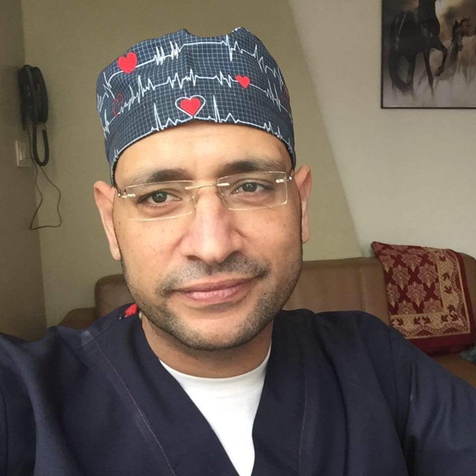 دكتور محمد بدر اخصائي اول جراحة المسالك البوليه والامراض التناسليه